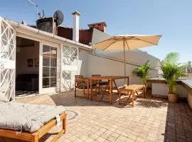 Roof top, close to Taksim, with private terrace