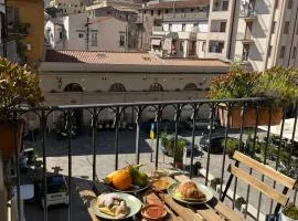 Santa Maruzza - apartment with balcony view, 5 min walk to Teatro Massimo & Cathedral
