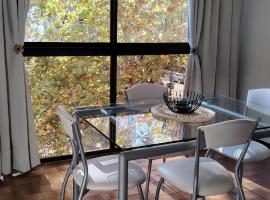 Luminoso Ambiente, con cochera en lo mejor de La Perla, отель в городе Мар-дель-Плата