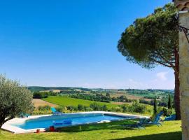 Maison Gasconne, 6 chambres, piscine 14x5, vue sur les vignobles, ξενοδοχείο σε Castelnau-sur-lʼAuvignon