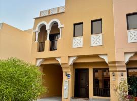 Charming Villa In Hydra Village Between Dxb & Ad, hotel v destinaci Abu Dhabi