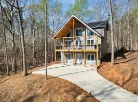 Lake Hartwell Escape!- Cabin for groups & families