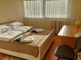 "Veiklus Rietavas" apgyvendinimas, hostel in Rietavas