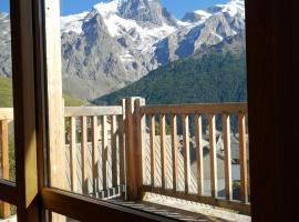 cottage with view of La Grave La Meije, ξενοδοχείο σε La Grave