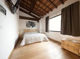 Le Camere Pietrasantine - Garage Bonci, homestay in Pietrasanta