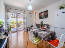 Apartman Elephant, Hotel in Postira