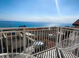 Spectacular sea view - 3 minutes walk from the sea