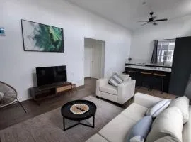 The Village Getaway- 2 Bedroom with luxury comfort and convenience