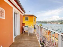 Penthouse-sea view terrace in the historic center