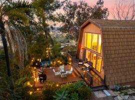 The SeaBarn Vista Views, Hot Tub and Stargazing、サンディエゴのシャレー