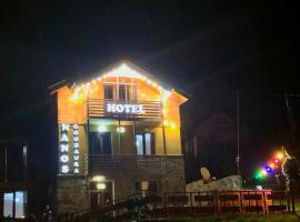 Kashmiri kitchens hotel, hotel i Gudauri