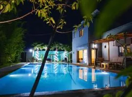 Al Nakheel - Ferme Spacieuse avec Grande Piscine Privée et Espace Vert