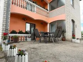 Smeštaj Karadžić - Vila Vuk