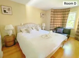 Peaceful Villa with Garden&Creek - Cozy room with private bathroom
