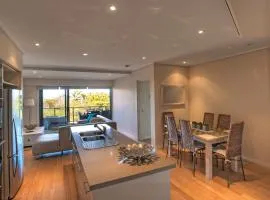 Beach Karma - Three-Bedroom Beachside Escape with Heated Communal Pool in Agnes Water