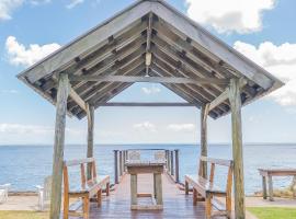 Belles on Ballow - Lorikeet Lodge - Absolute Waterfront, ξενοδοχείο που δέχεται κατοικίδια σε Amity Point