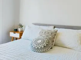 A room in a brand new modern home near shops