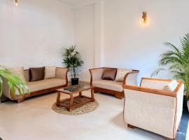 House with Private Pool Perfect for Family Holiday, hotel v destinaci Mount Lavinia