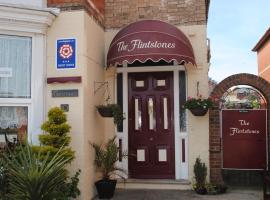 The Flintstones Guesthouse, homestay in Weymouth