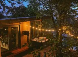 THE BIRD'S NEST - Secluded getaway!