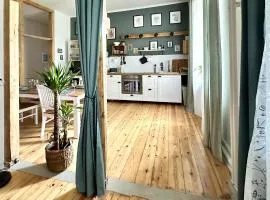 COZEE - Comfy 3-room Apartment with Netflix