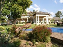 Attaché Guest Lodge & Health Spa, hotell med parkeringsplass i Midrand