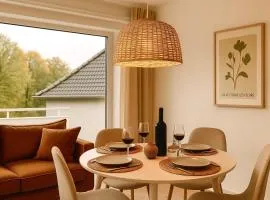 WARMSTAY I Ferienunterkunft mit Balkon I Key-Box Check-In