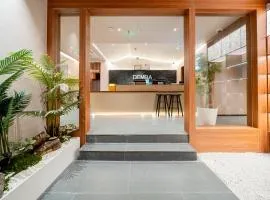 Xihe Hotel-Shanghai Lujiazui Lancun Road Subway Station Branch