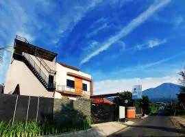 Villa Latar Gunung Baturraden
