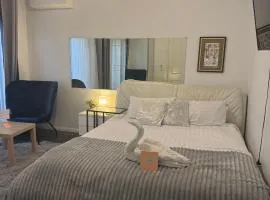 Mahzan Room 6
