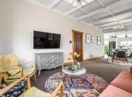 Point Chevalier Life