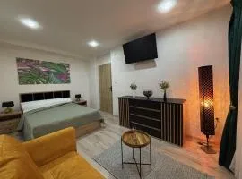 Emeraldia - quiet urban hideaway with modern style
