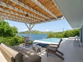 Villa Pantone