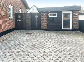 Cozy Home In Thyborøn With Wifi, hotelli kohteessa Thyborøn