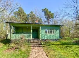 2 Bedroom Gorgeous Home In Färjestaden