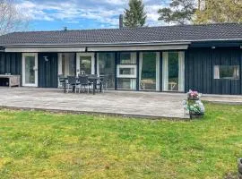 3 Bedroom Gorgeous Home In Hornbæk