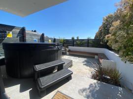 Fox Lodge Ultra, hotelli, jossa on uima-allas kohteessa Norwich