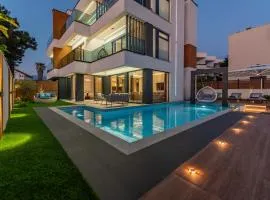 Gorgeous Villa In Novalja