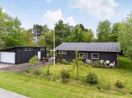 2 Bedroom Nice Home In Vejby