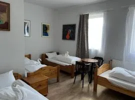 Bömbi Vendégház a vár mellett