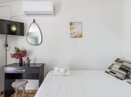 Lemon Trees Rooms II