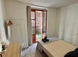 Bonita habitación con aire acondicionado