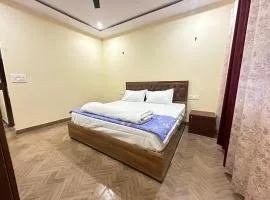Anirudh Hotel