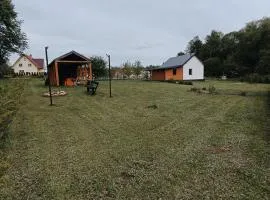 Dom wśród łąk