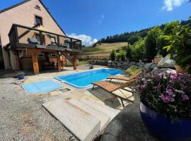 Ferienhaus Kappel mit Pool, Hotel in Freiburg im Breisgau