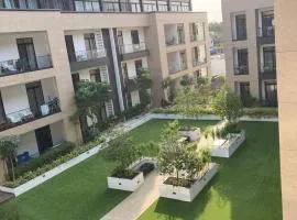 Prime Cozy Suites at Embassy Gardens