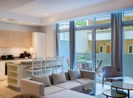 Stylish 2BR with Terrace Near Green Parks