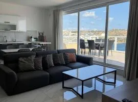 3 Bedrm Penthouse Amazing Views