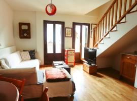 Casa Estela - Duplex by Cardi Suites, Hotel in Lanuza