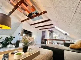 Dalgade loft and living